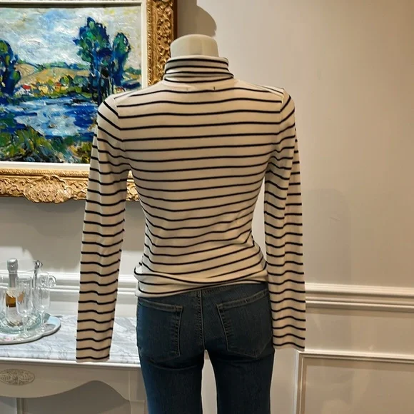 Forever 21 Black & White striped turtleneck - Picture 3 of 5